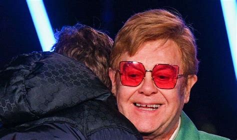 Can Elton John Read Music? An Insight into His Artistic Genius